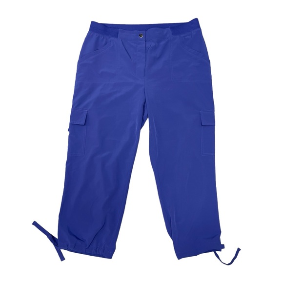 Zenergy by Chico’s Cargo Cropped Tie Hem High Rise Stretch Travel Capri - Picture 4 of 12